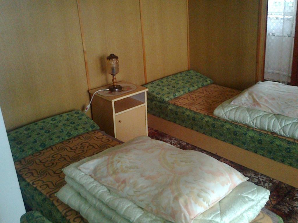 Maxim Pokoje Goscinne Iwonicz-Zdrój Quarto foto